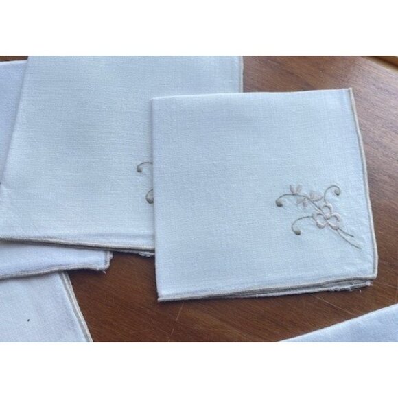 Vintage Cream Linen Tablecloth & 4 Napkins – Hand Embroidered Taupe Floral - Picture 2 of 6